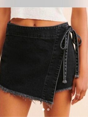 Free People woman Black Denim skorts